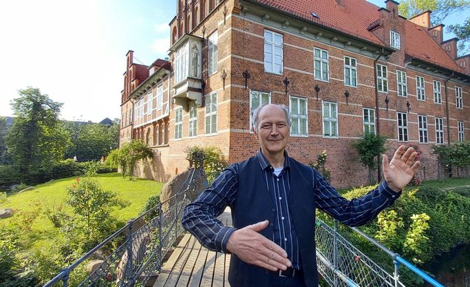 Michael vor dem Bergedorfer Schloss, eigenes Foto